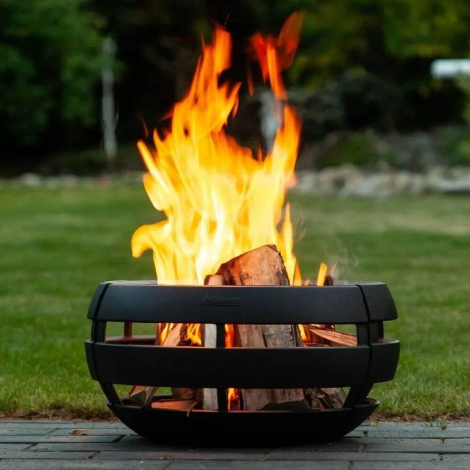 Aduro Fire Ball braciere ghisa con griglia